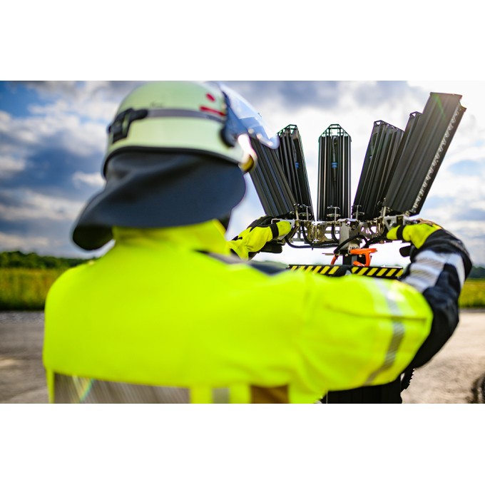 Turn de lumina telescopic iluminare temporara 670W - 95.000 lumeni RIDICARE ELECTRICA